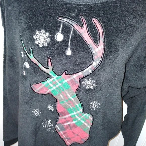 Woman's XL Holiday Time Christmas reindeer sweatshirt - Picture 2 of 5